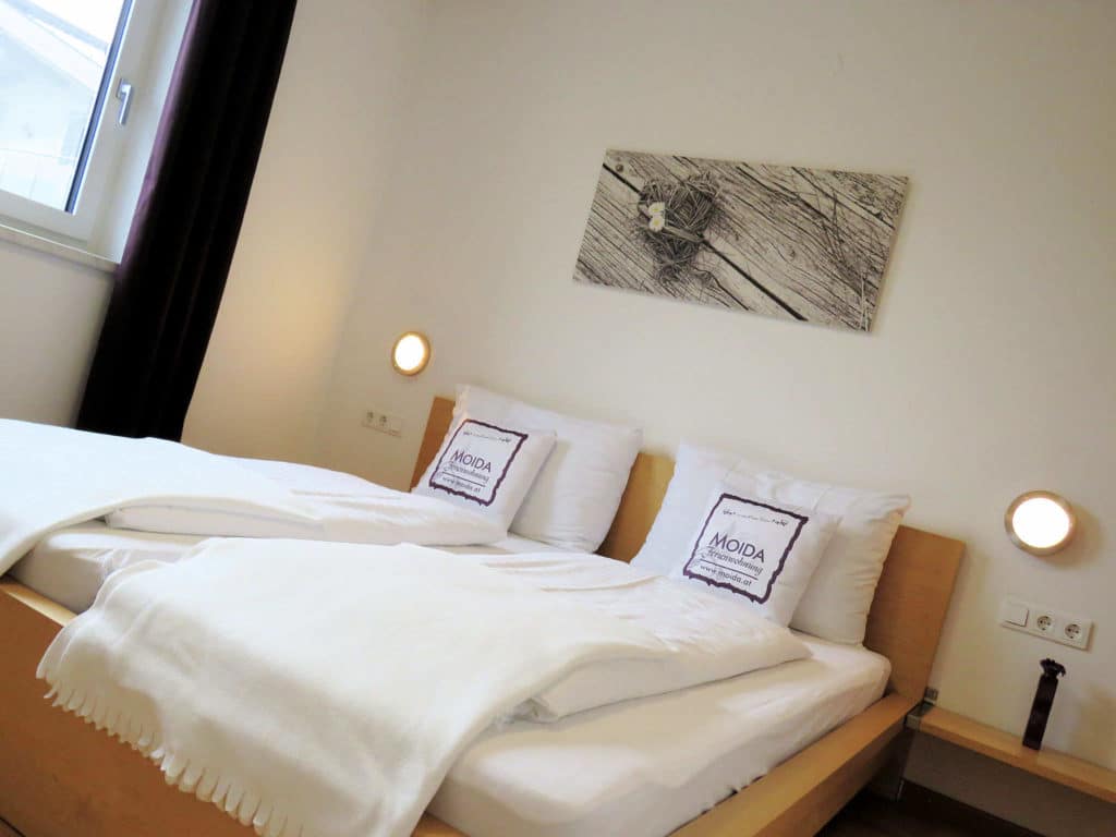 Ferienwohnung Moida Schlafzimmer mit Doppelbett